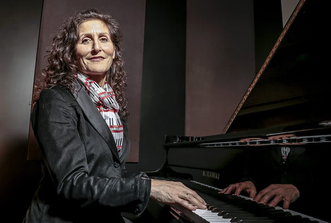 JB Piano Bar: Liane Fainsinger